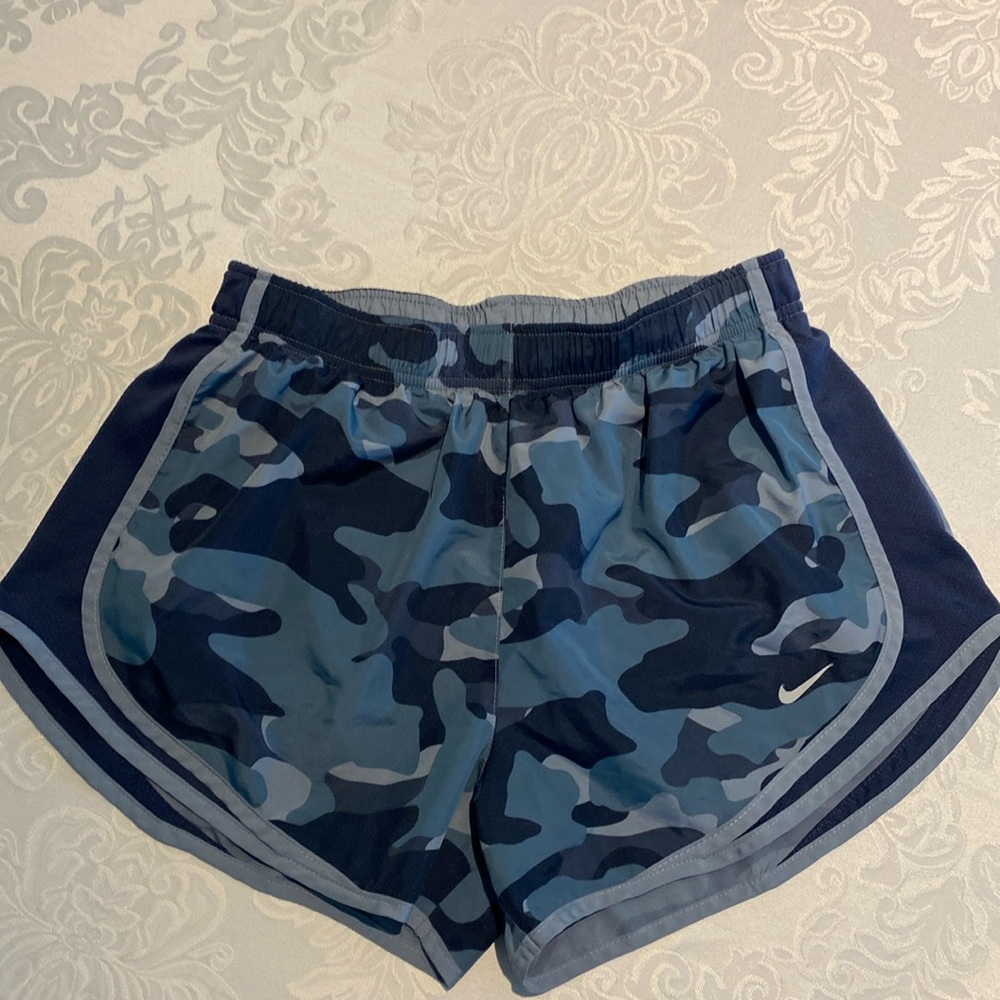 Nike dri for blue camo athletic running shorts size M.